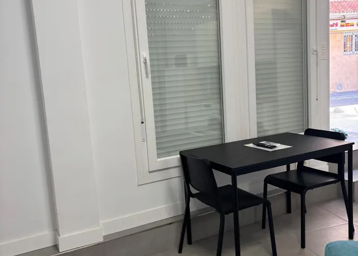 Apartamento 4 A 10 Min Caminando De La Estacion De Bus Y Tren Maria Zambrano